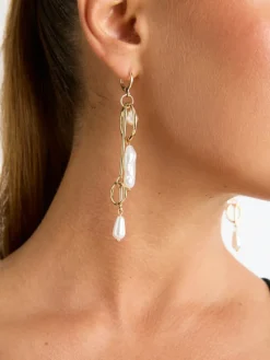 Woman SHEIKE Eleanor Drop Earrings