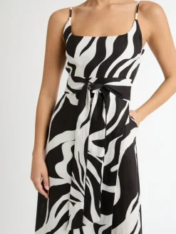 Woman SHEIKE Intuition Linen Maxi Dress