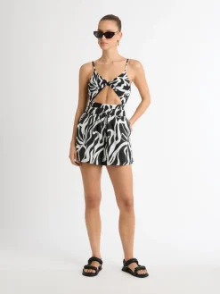 Woman SHEIKE Intuition Linen Short