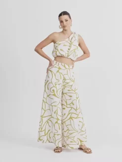 Woman SHEIKE Organics Top